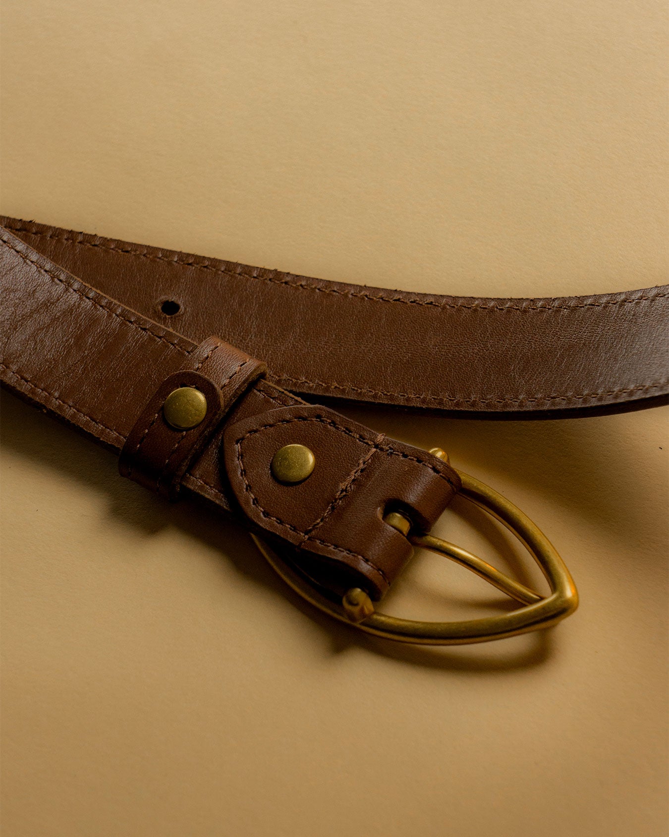 gaze belt / red rock