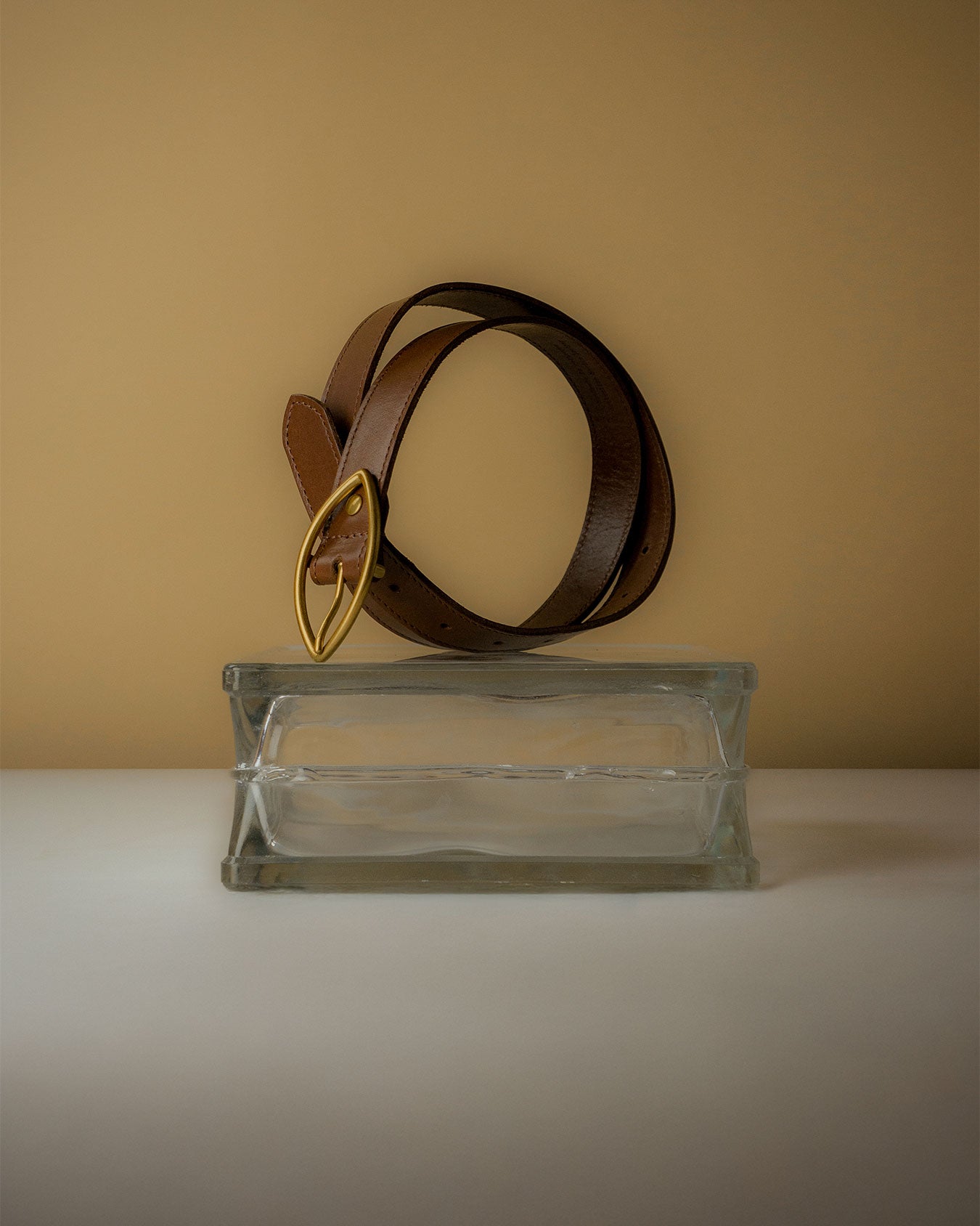 gaze belt / red rock