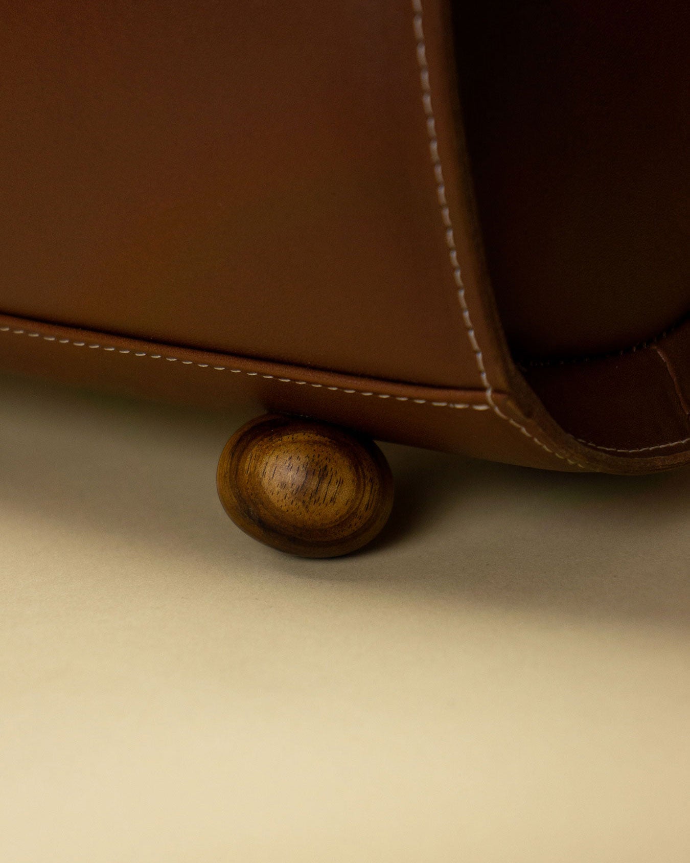 nurture tote / red rock