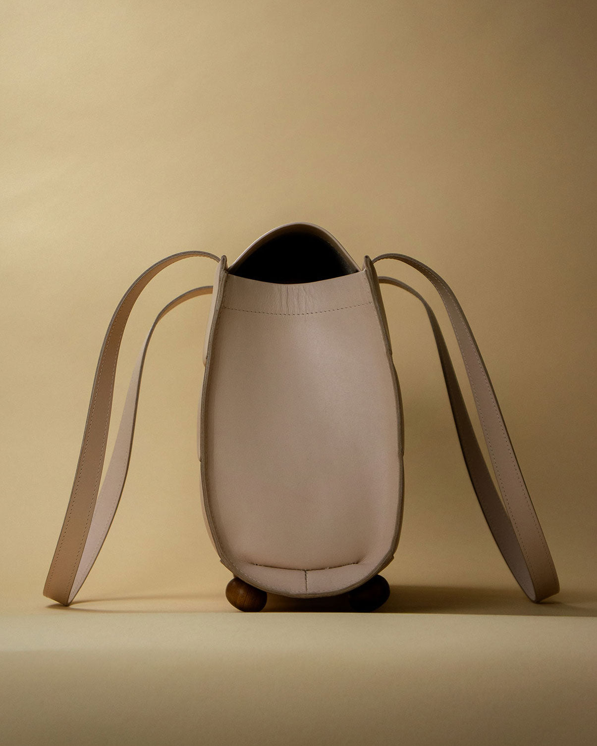 nurture tote / shell