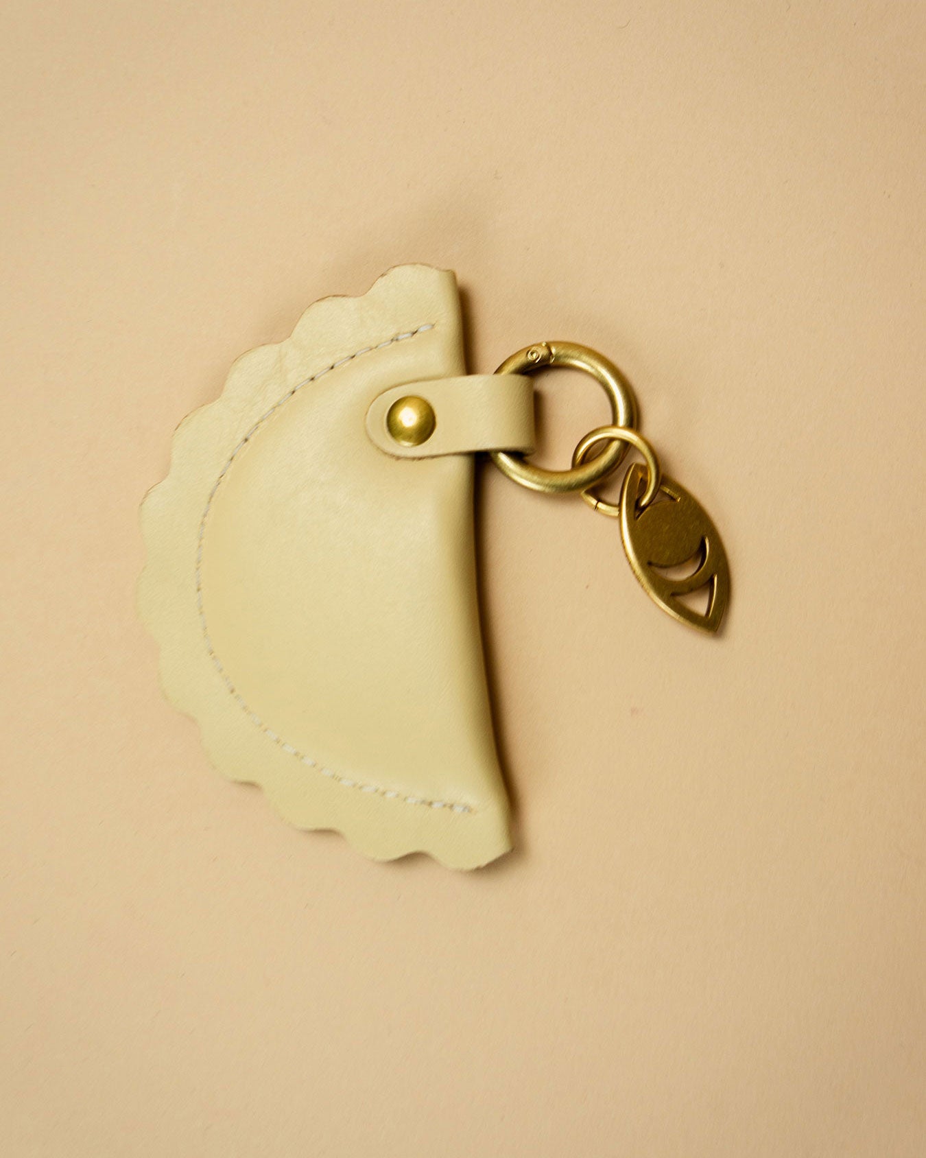 ravjul bag charm / wheat