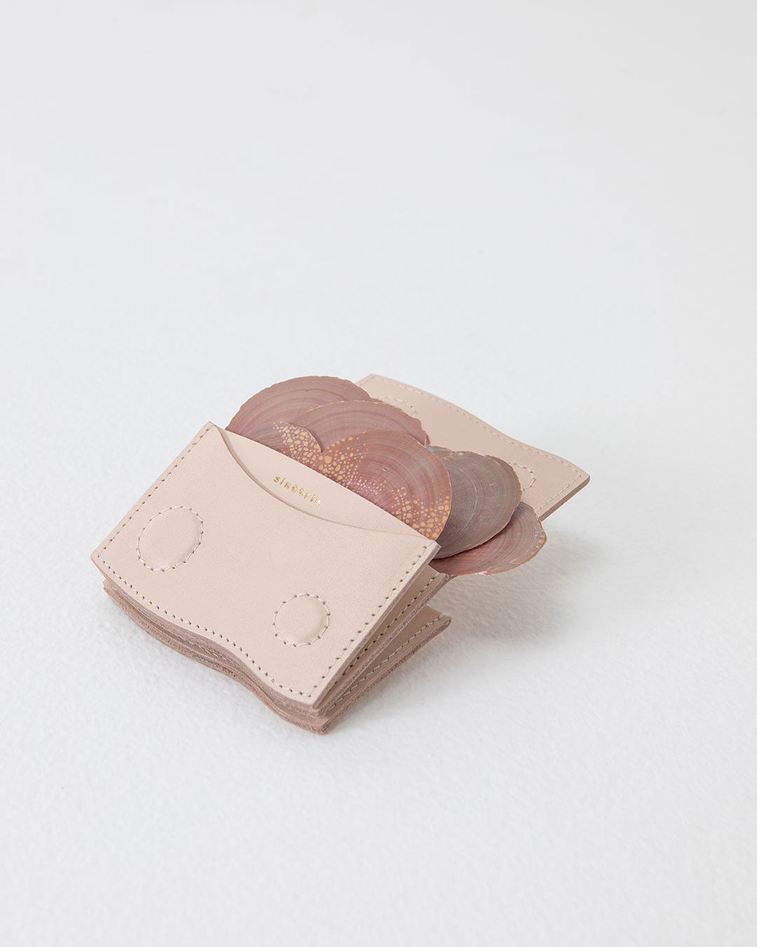 simetrie pisces wallet / shell