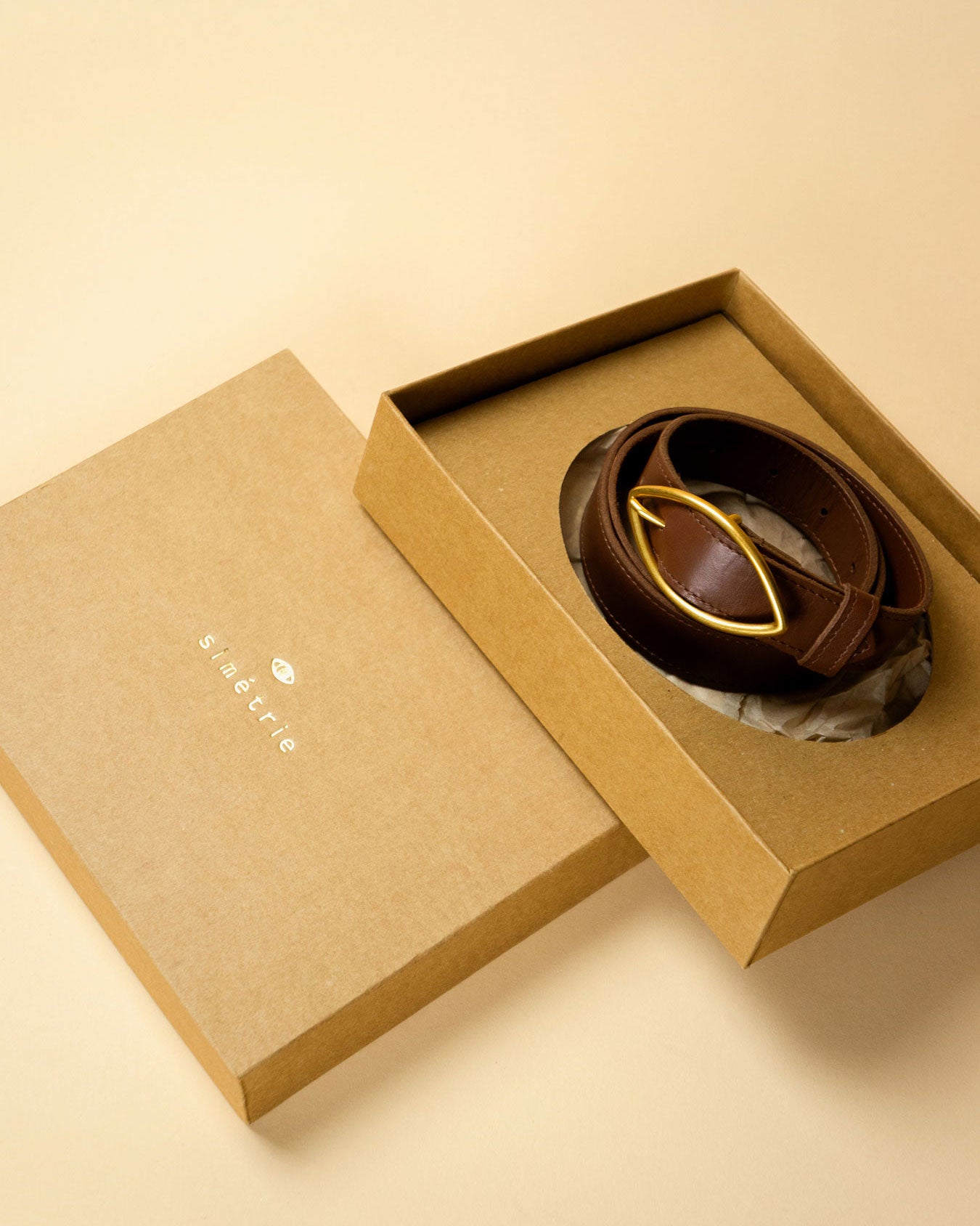 gaze belt / red rock