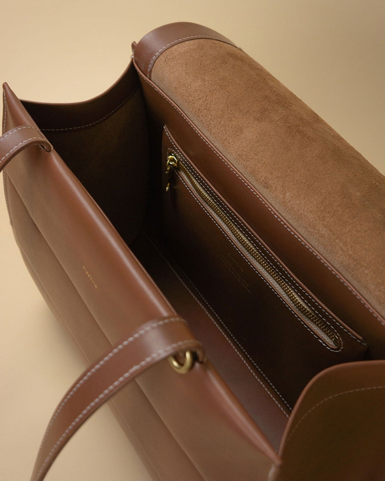 nurture tote / red rock