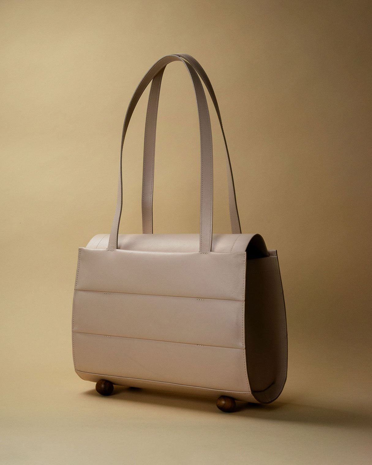 nurture tote / shell