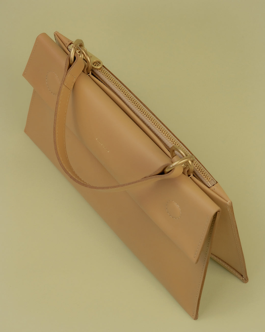 bay bag / almond