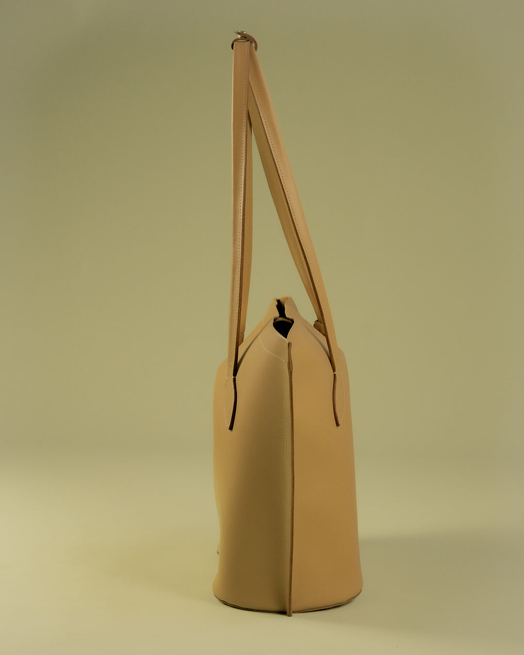 figura tote / almond