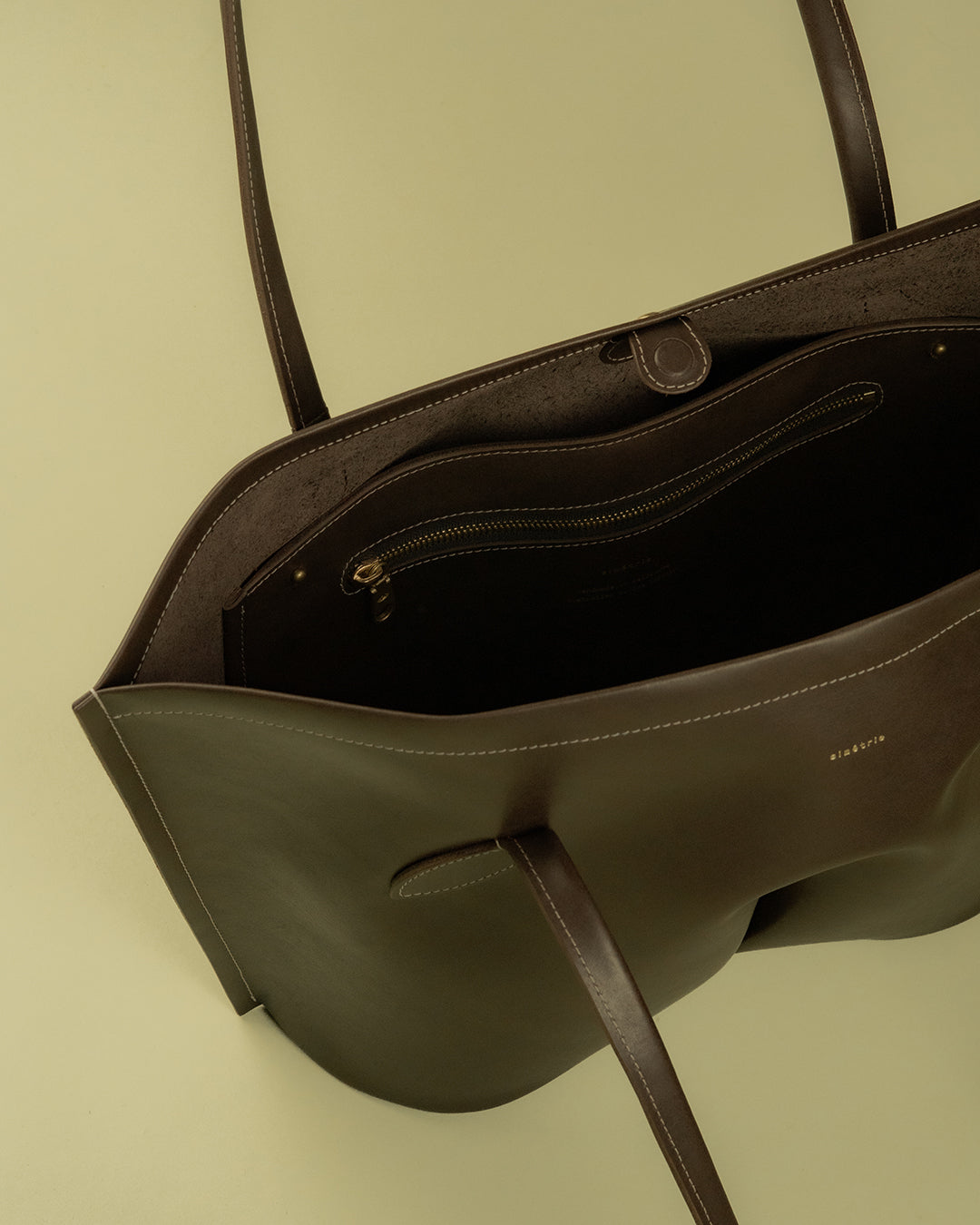 figura tote / peppercorn