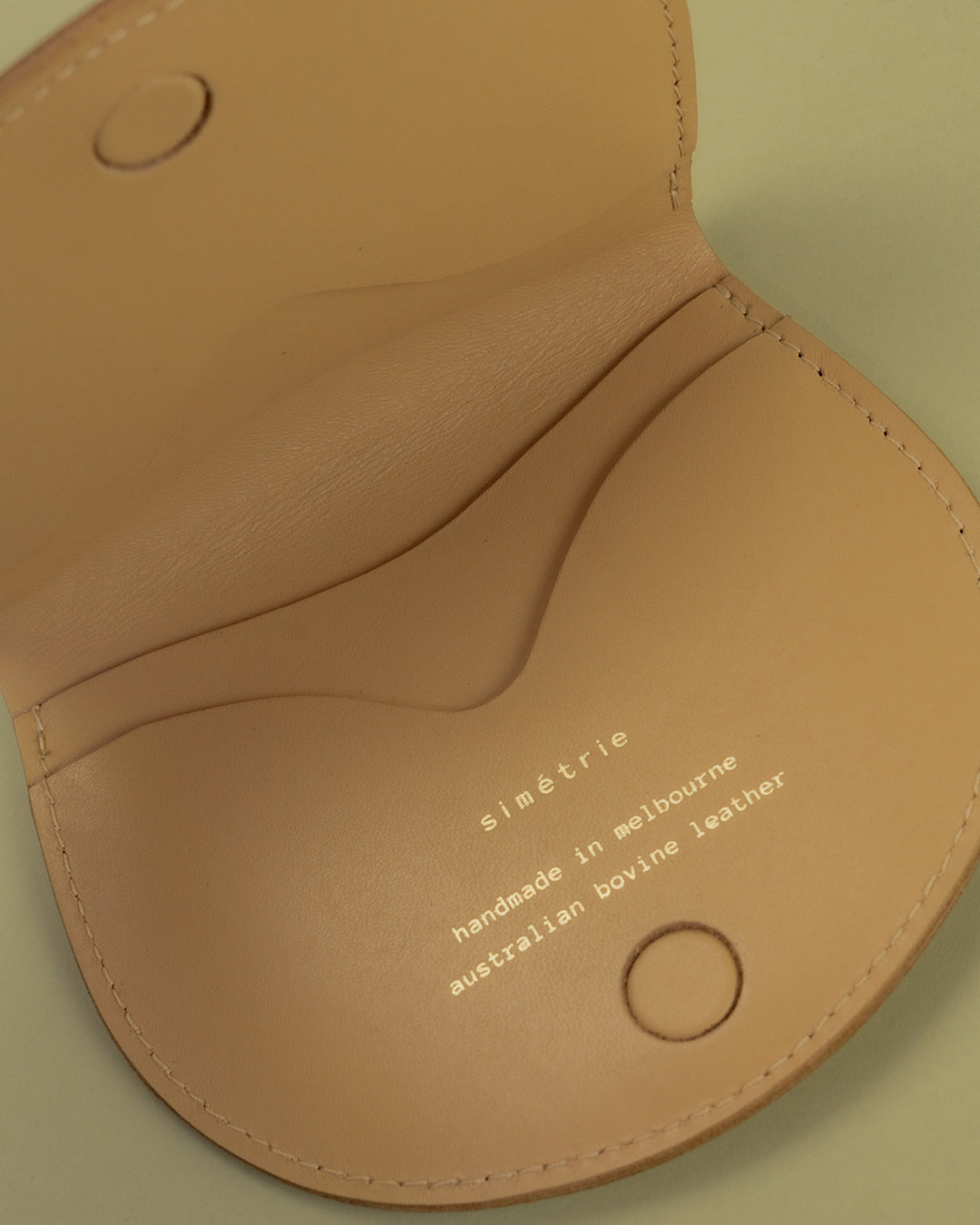 figura wallet / almond