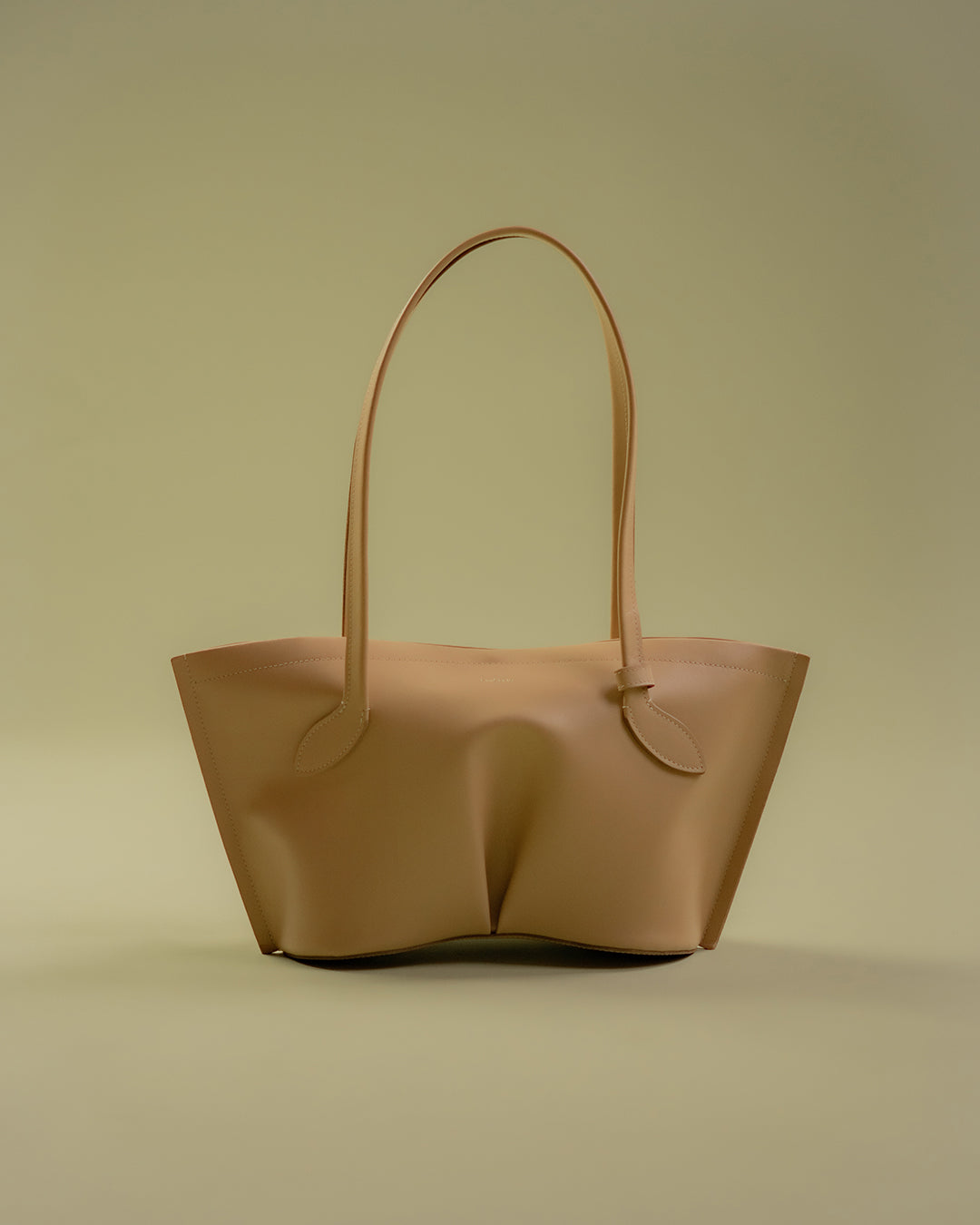 petit figura tote / almond
