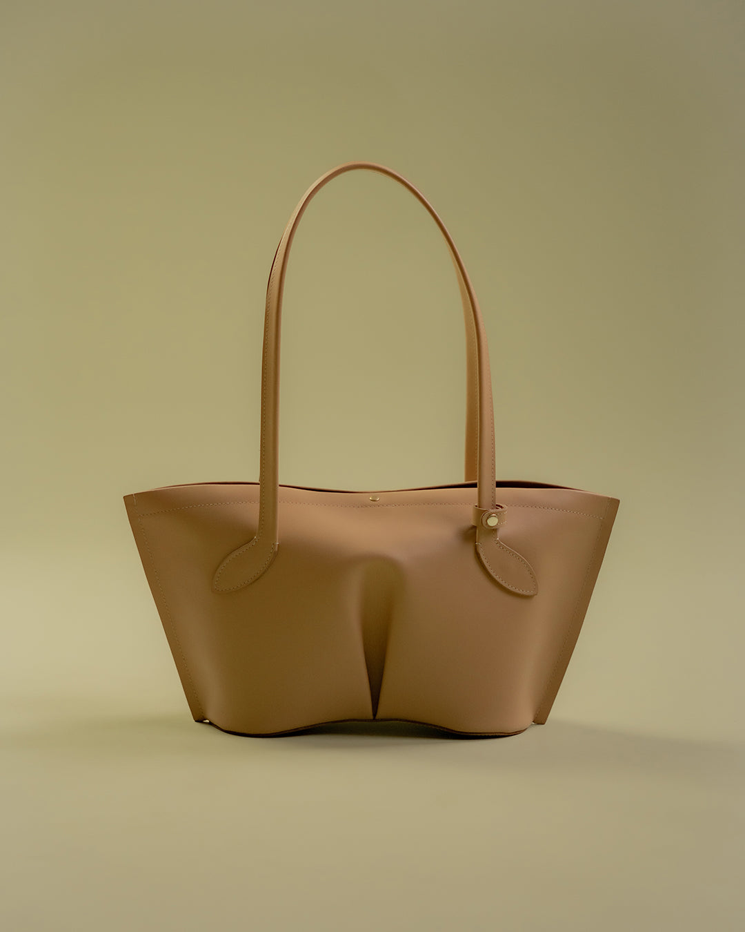 petit figura tote / almond