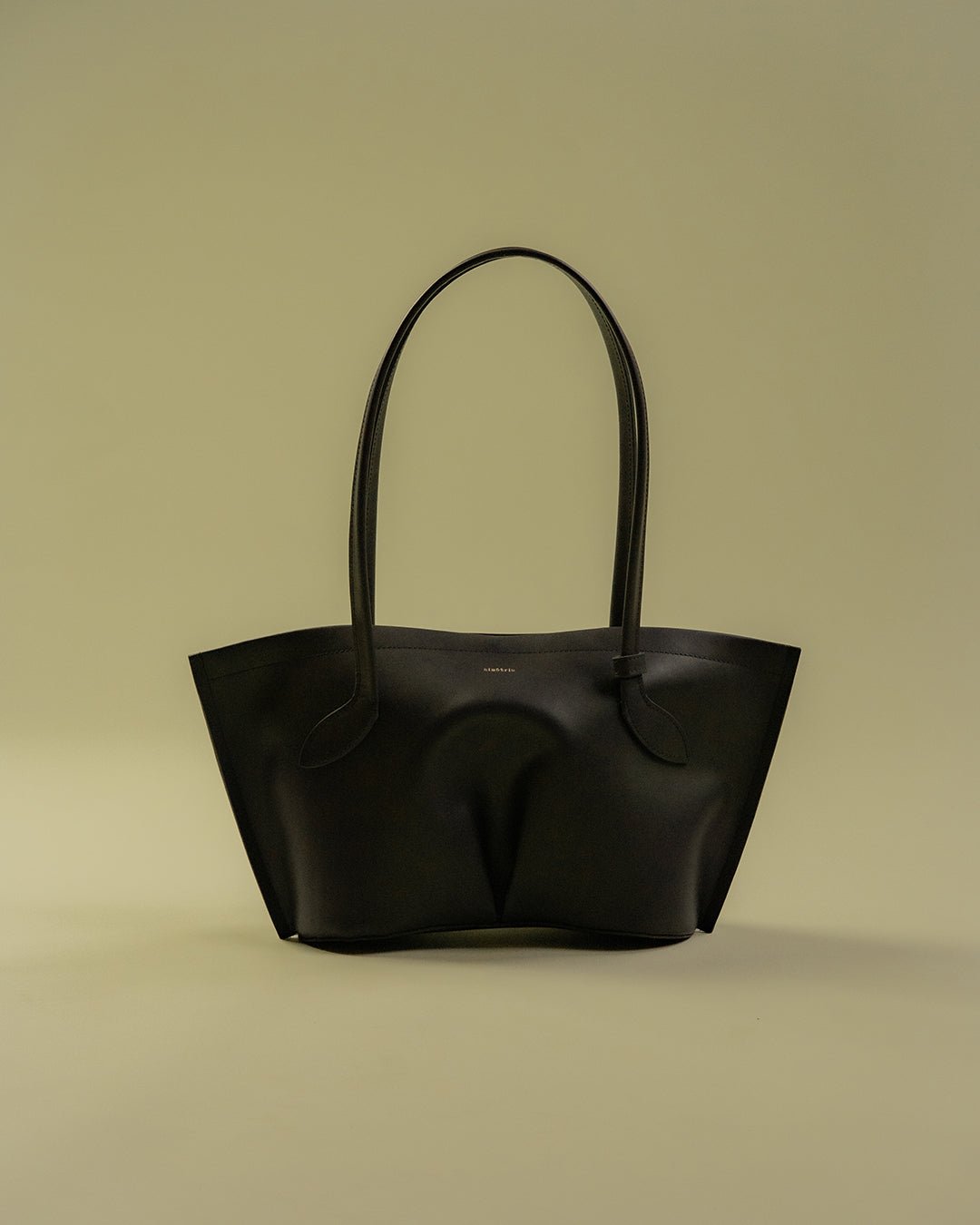 petit figura tote / black rock