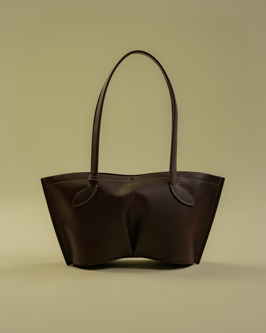 petit figura tote / peppercorn