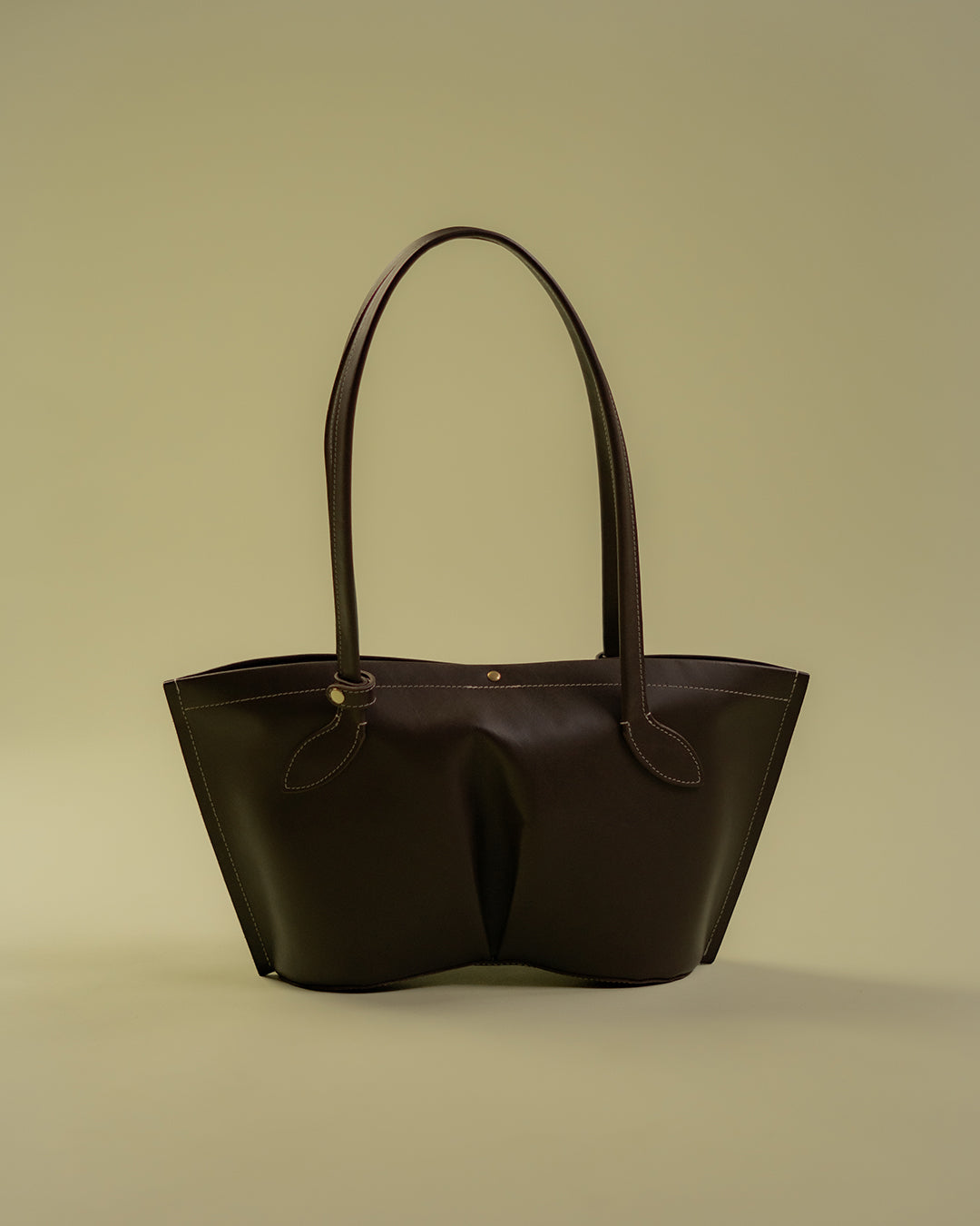 petit figura tote / peppercorn