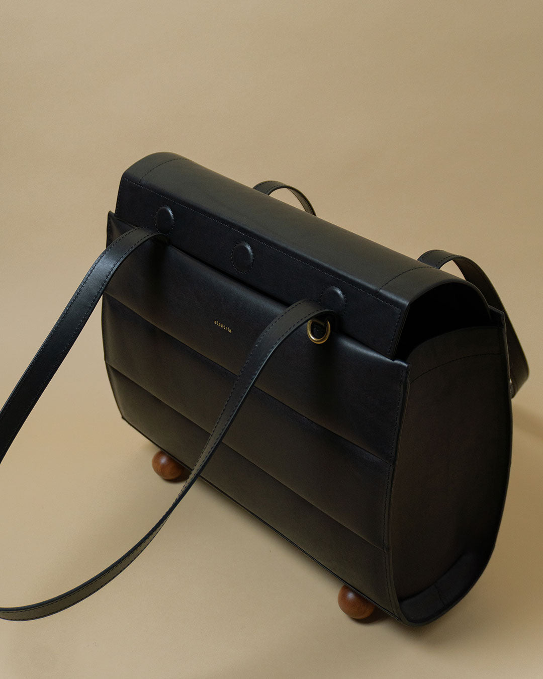 nurture tote / black rock