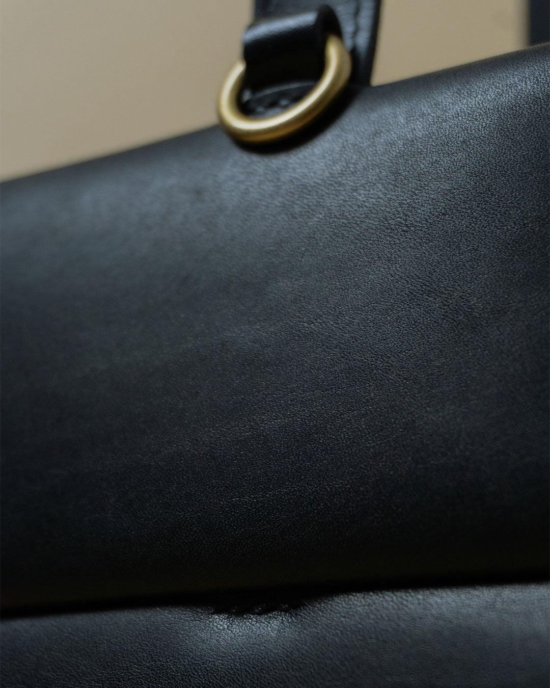 nurture tote / black rock