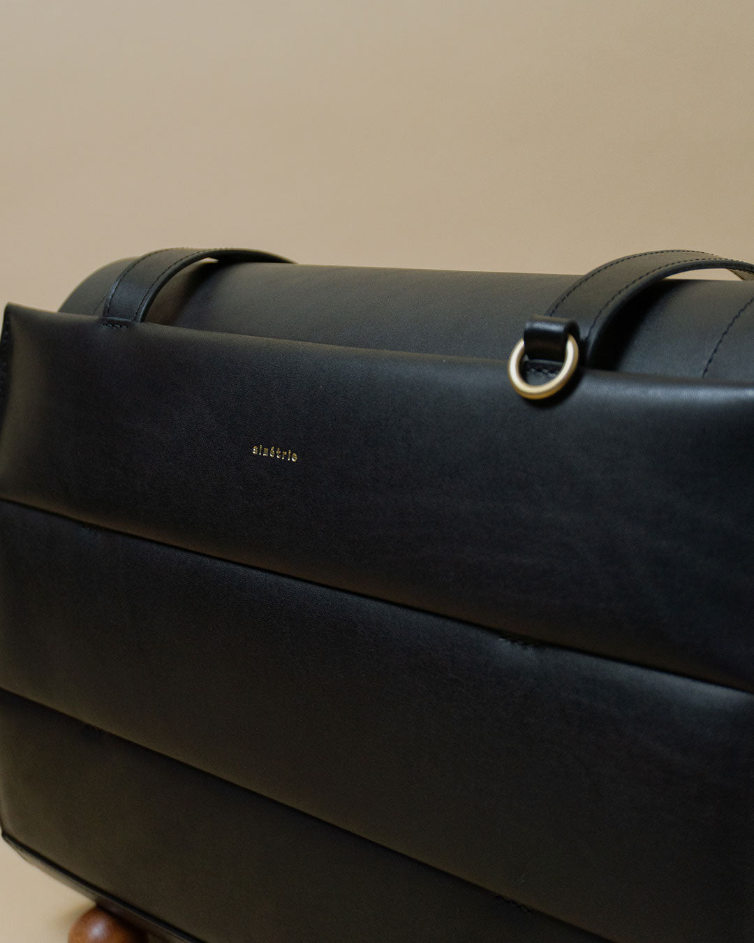 nurture tote / black rock