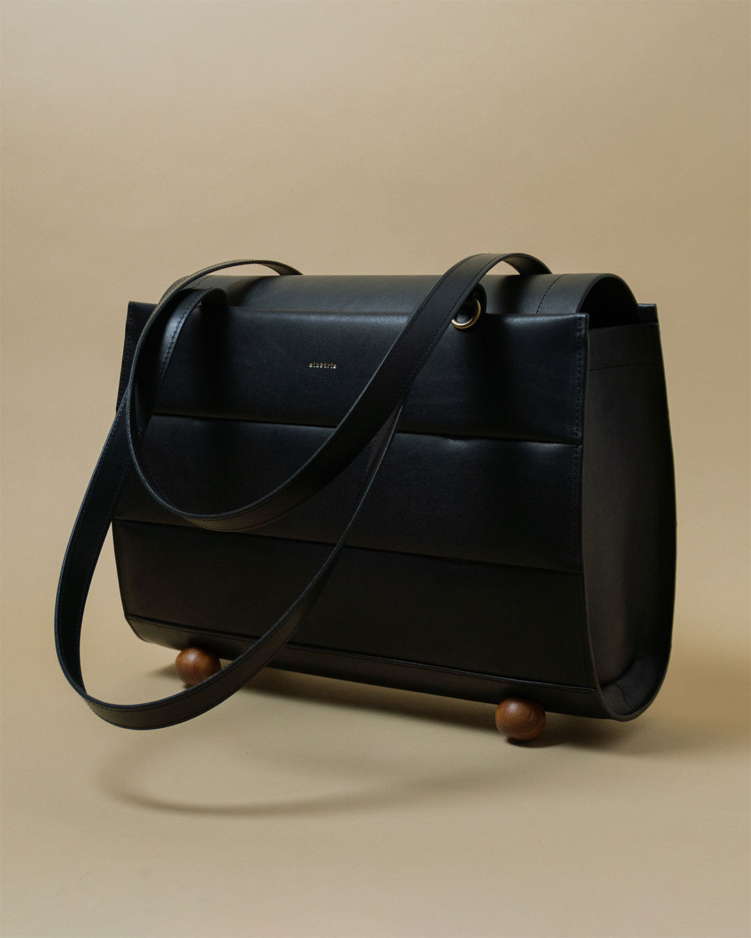 nurture tote / black rock