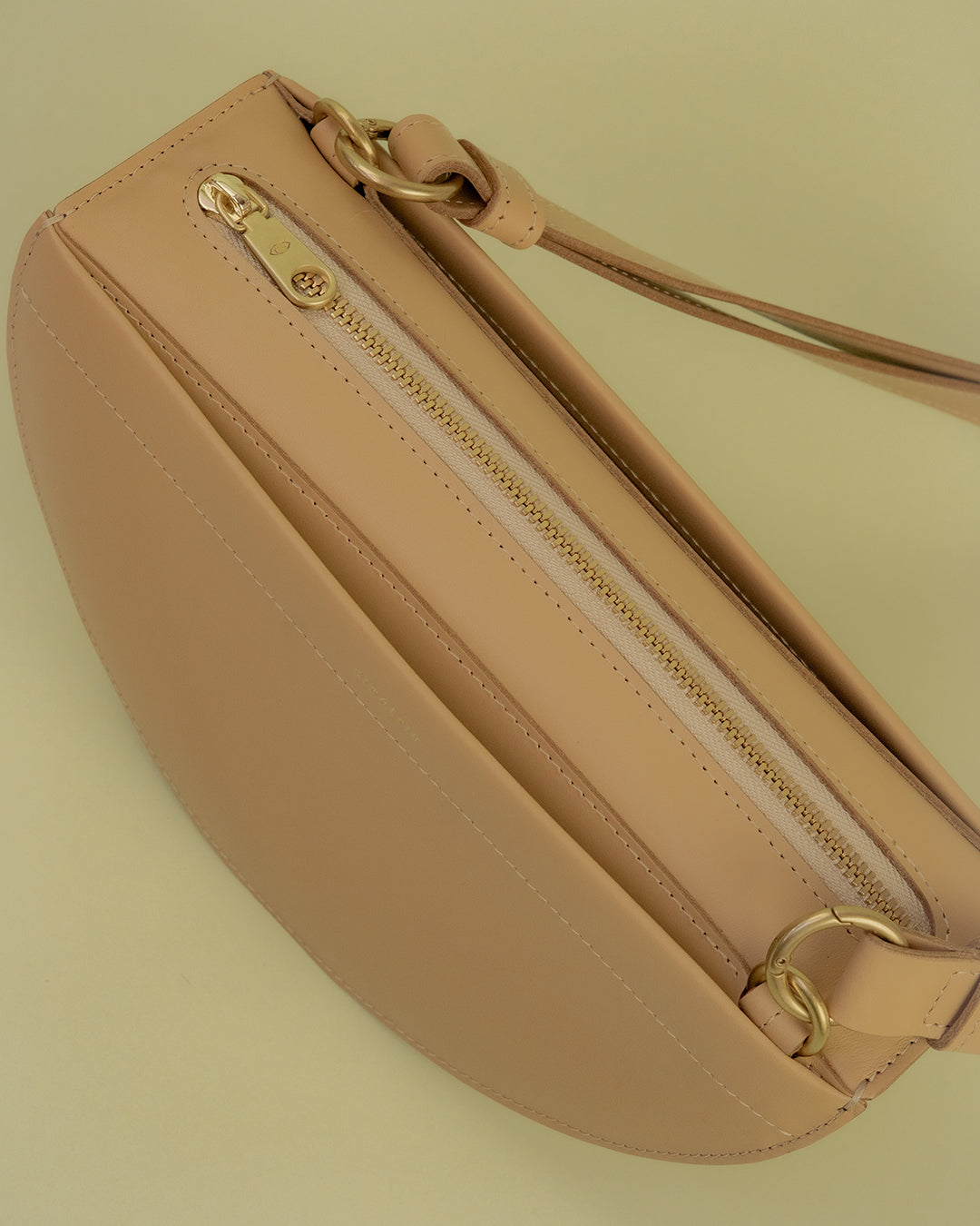 thick lune bag / almond