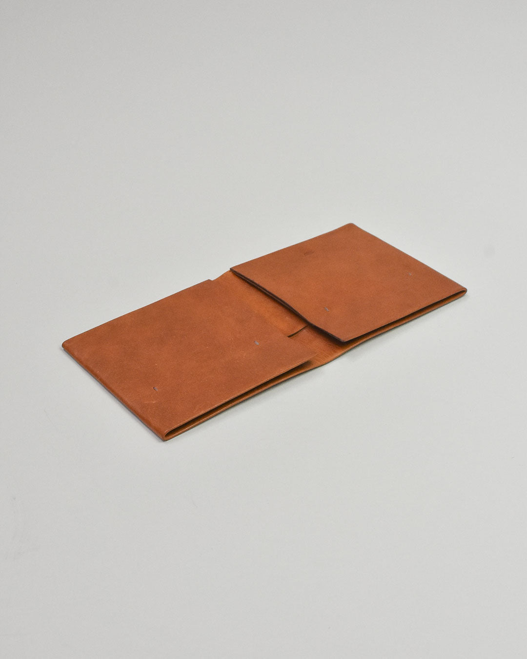 busyman x simétrie one piece bifold wallet / tan