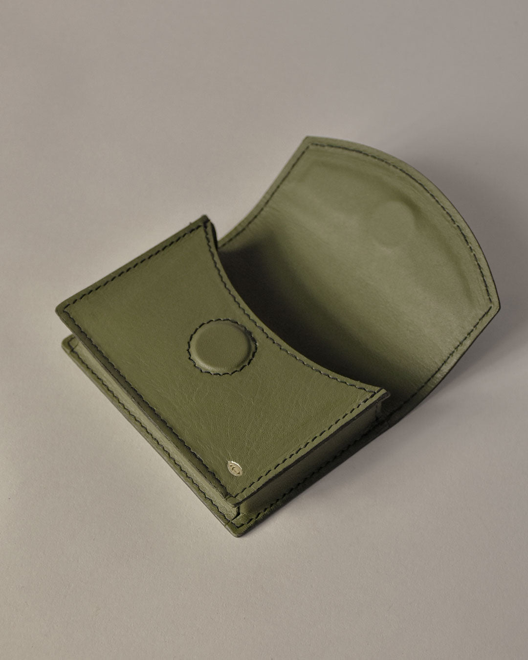 new moon card case / olive