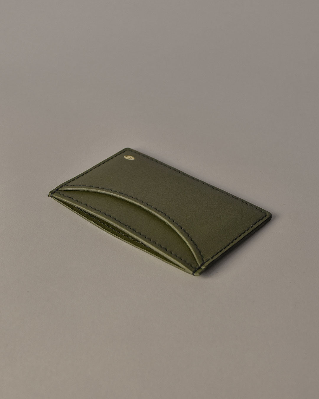 new moon card wallet / olive
