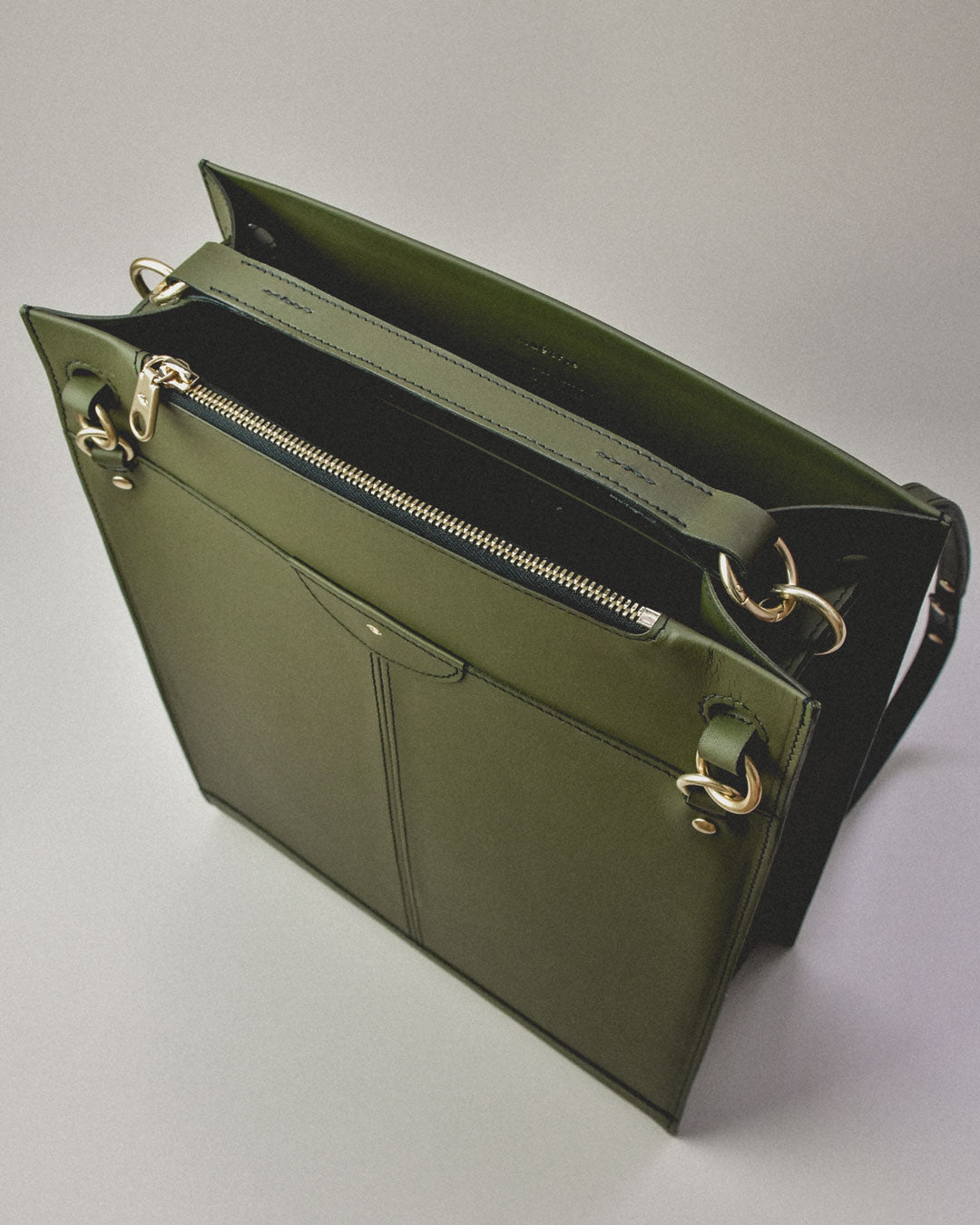 s universal tote pack / olive